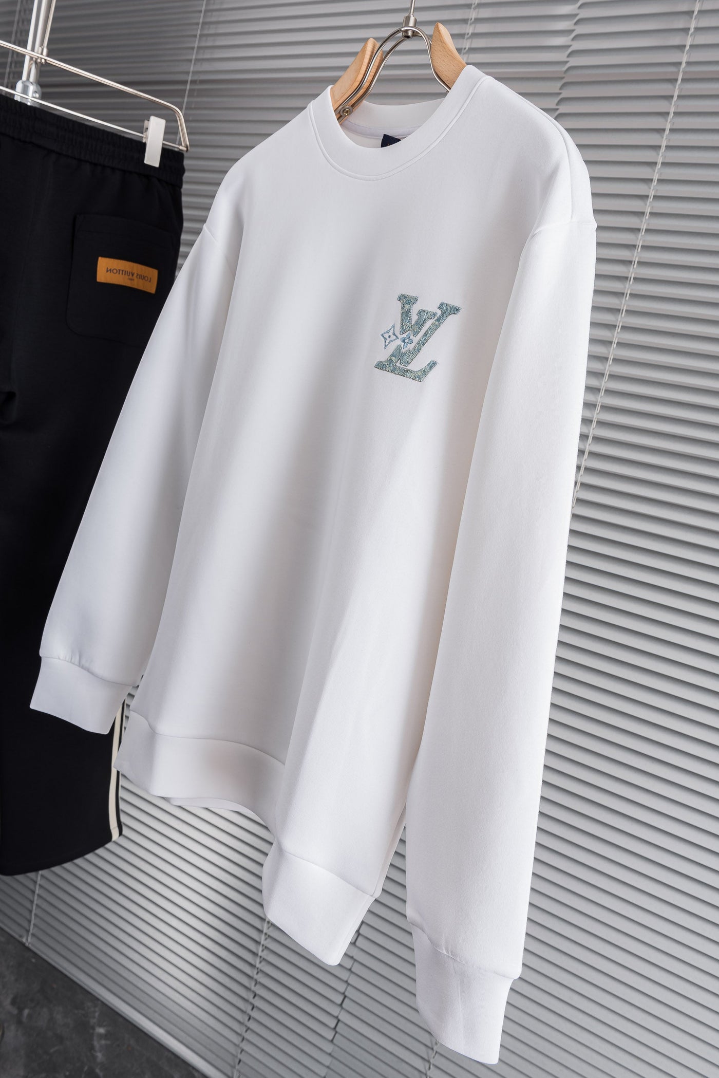 루이 비통 맨투맨 007
